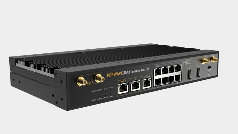 Peplink MAX HD4 MBX LTEA – angled view